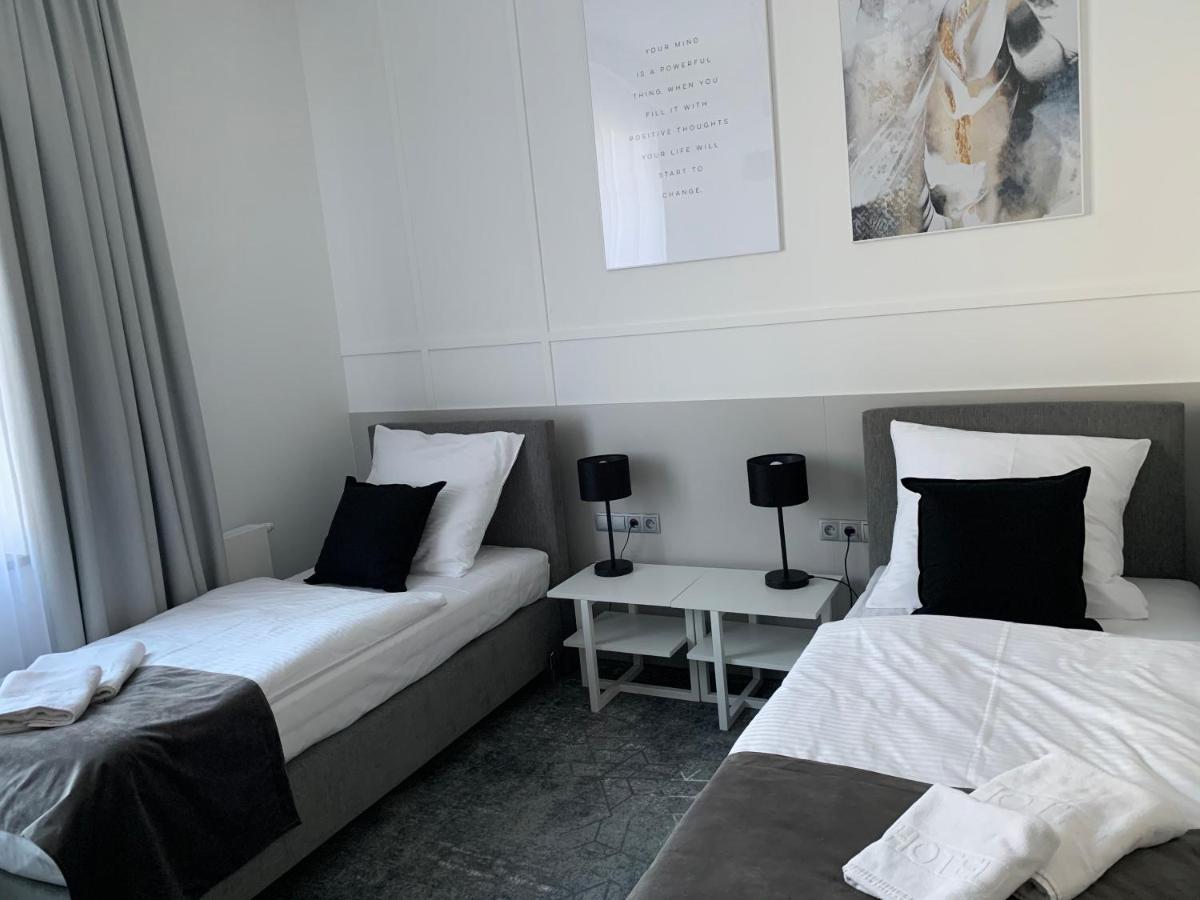 Hotel Coliber Klobuck Eksteriør billede